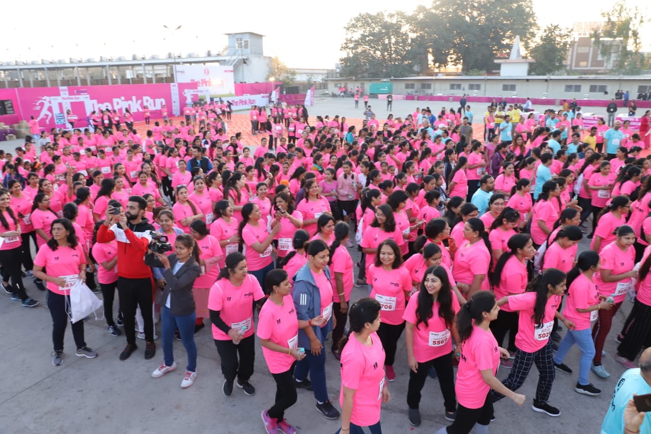 ‘द पिंक रन’ में 1200 महिलाओं ने एक साथ दौड़ने का कीर्तिमान रचा