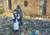 किशोरपुरा वार्ड-47 में महापौर व पार्षद ने बड़ा नाला साफ करवाया