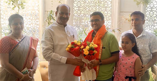 स्थानीय छात्र का जेईई-एडवांस्ड में टॉपर बनना हर शहरवासी के लिए गर्व की बात- ओम बिरला