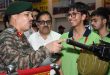 एलन शौर्य वंदन प्रदर्शनी में सेना के आधुनिक हथियार देख गर्वित हुये स्टूडेंट्स