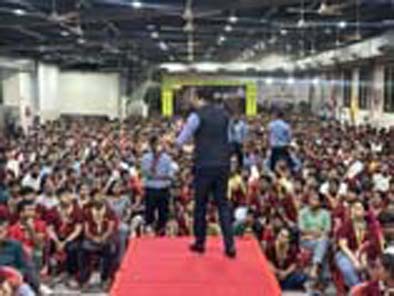 JEE, NEET प्रवेश परीक्षायें कठिन नहीं, डिफरेंट हैं -नितिन विजय